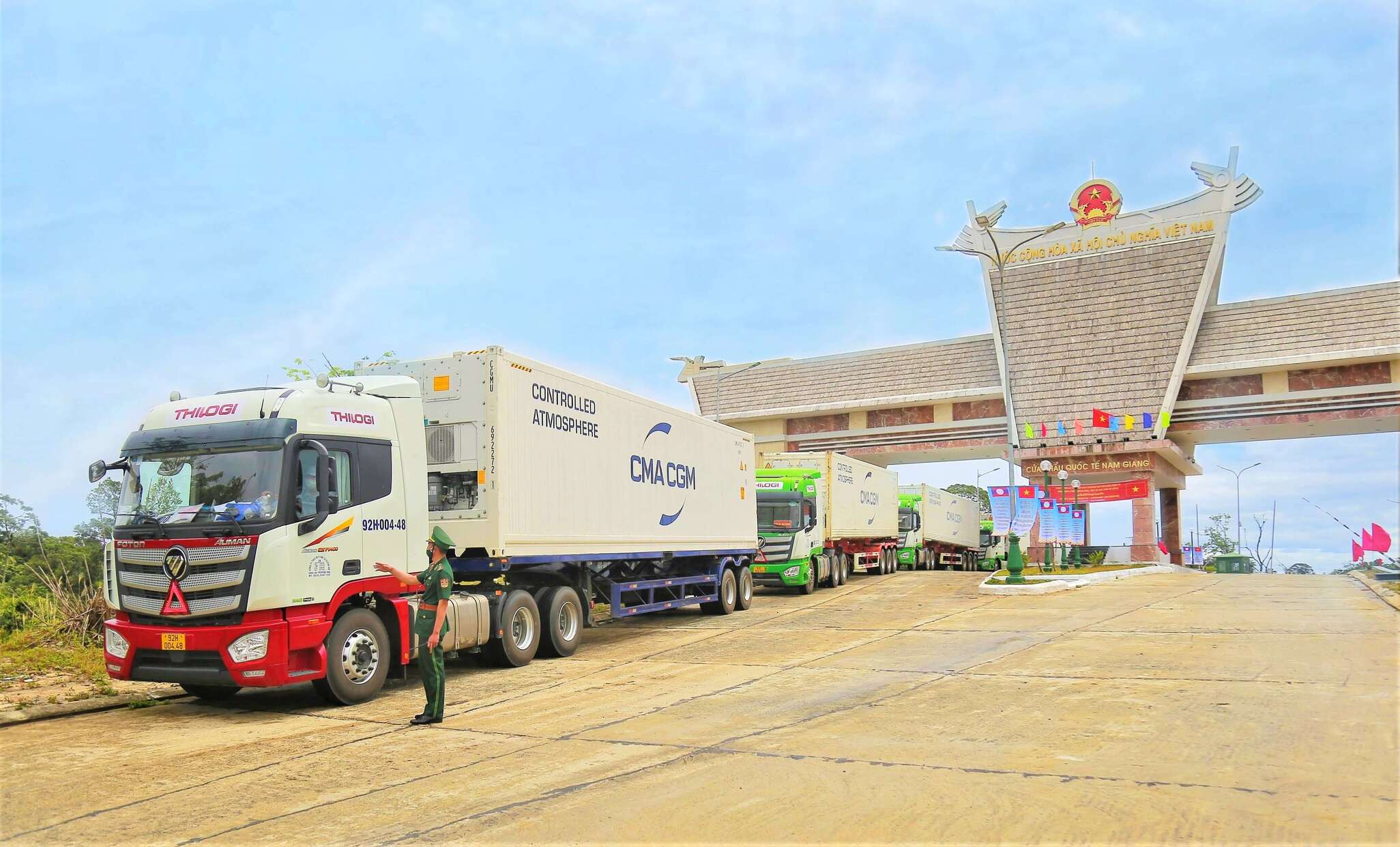 3-thilogi-van-chuyen-trai-cay-tu-lao-qua-cua-khau-nam-giang-ve-cang-chu-lai-de-xuat-khau-min-1-1.jpeg