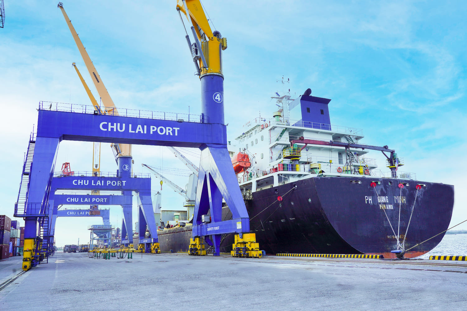 5-tau-ph-giang-minh-panama-van-chuyen-16500-tan-muoi-tu-kandla-an-do-cap-cang-chu-lai-1-2.jpg