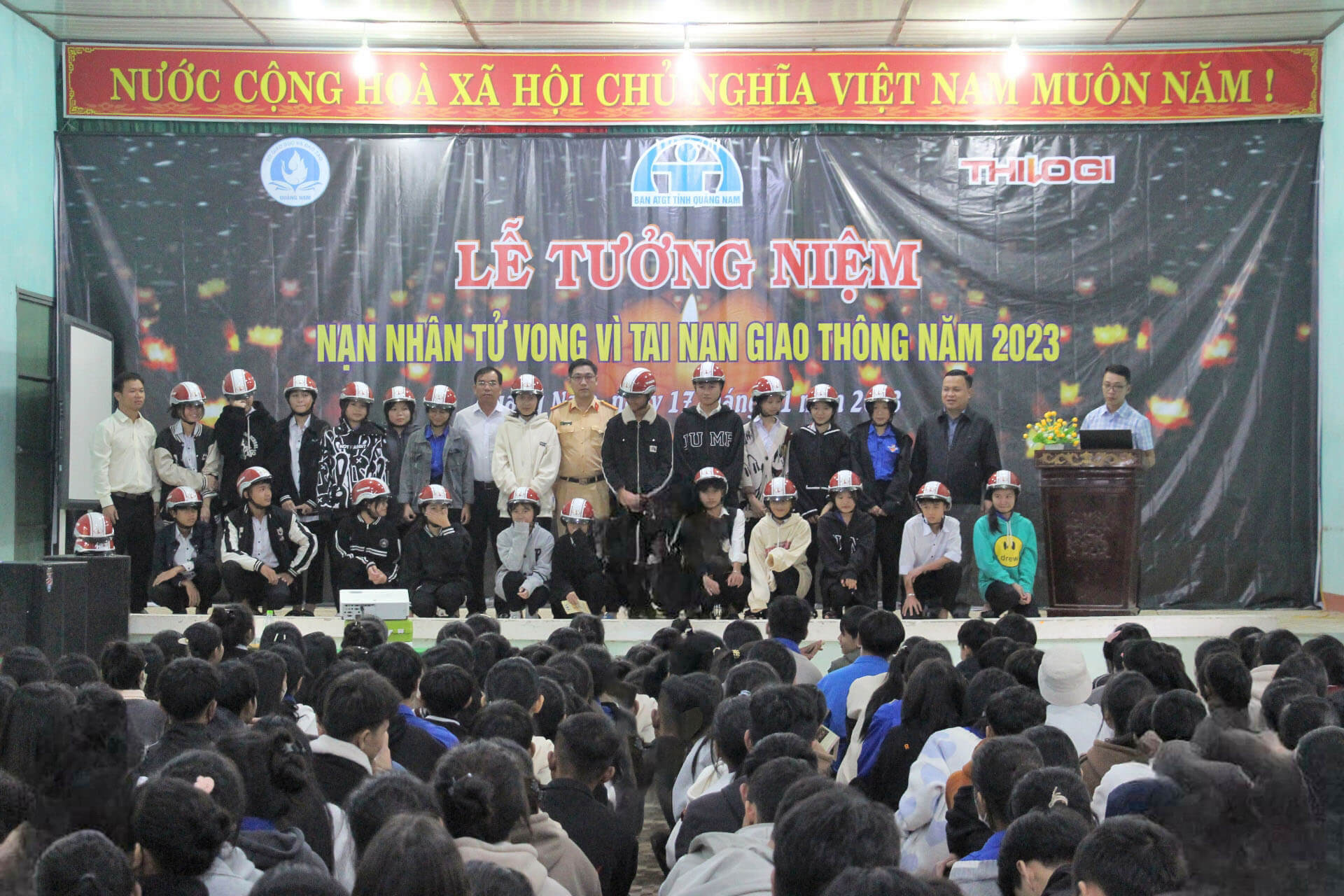 trao-tang-mu-bao-hiem-huyen-phuoc-son-edit-1.jpg