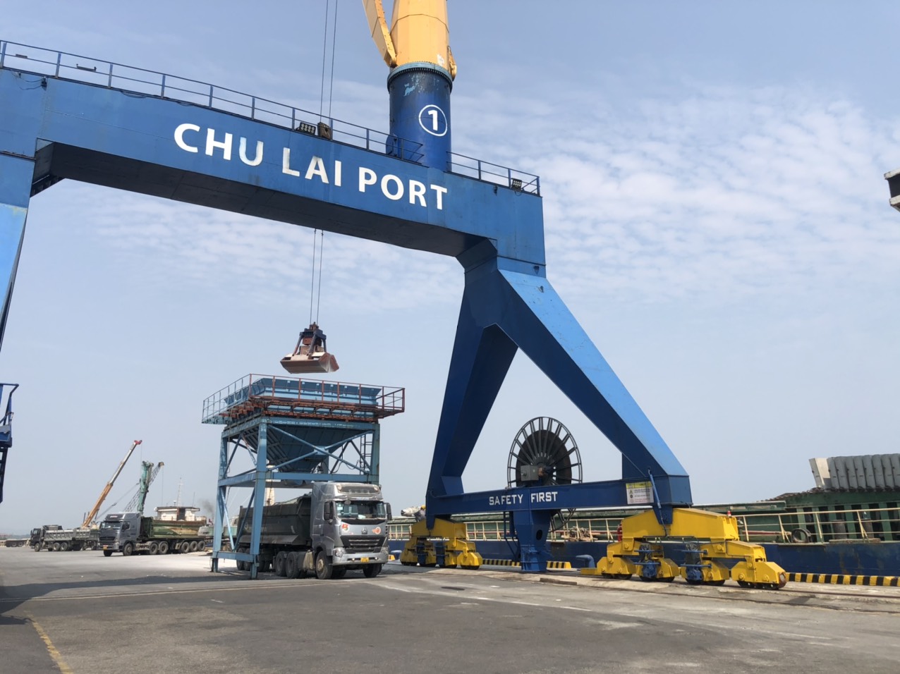 voi-la-mat-hang-ma-cang-chu-lai-moi-dua-vao-khai-thac.jpg