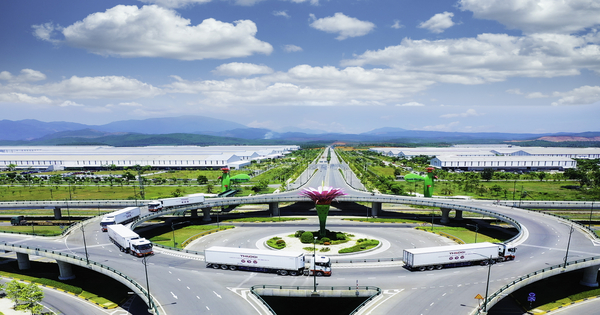 xe-dau-keo-van-chuyen-hang-lanh-chuyen-dung-cho-thilogi-dau-tu.jpg